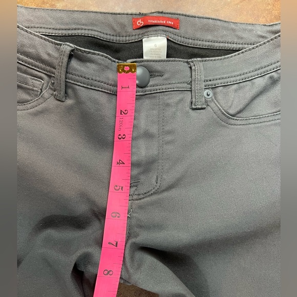 DB woman’s gray pants, size 6. - Picture 5 of 7